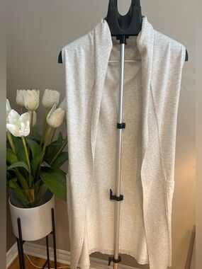 RW&CO. Heather Grey Open Front Sleeveless Cardigan Vest